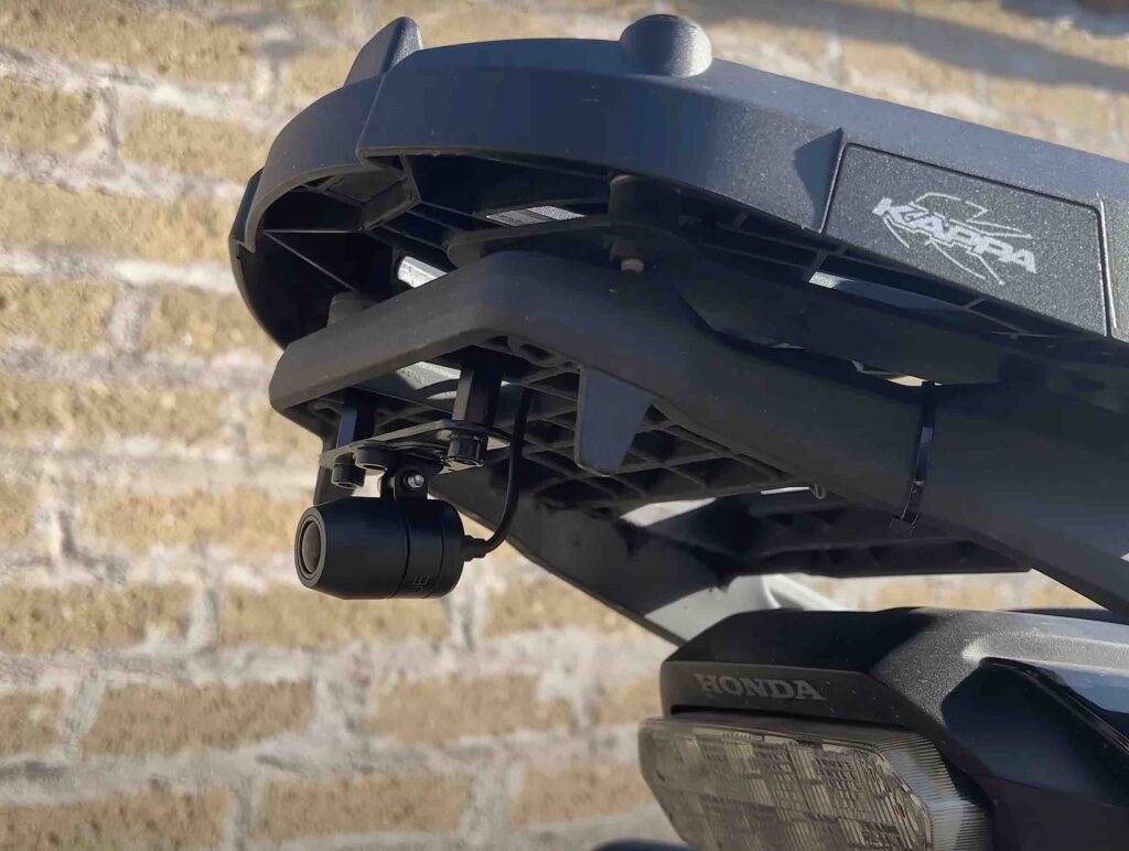vantrue falcon f1 dashcam posteriore su honda nc750x